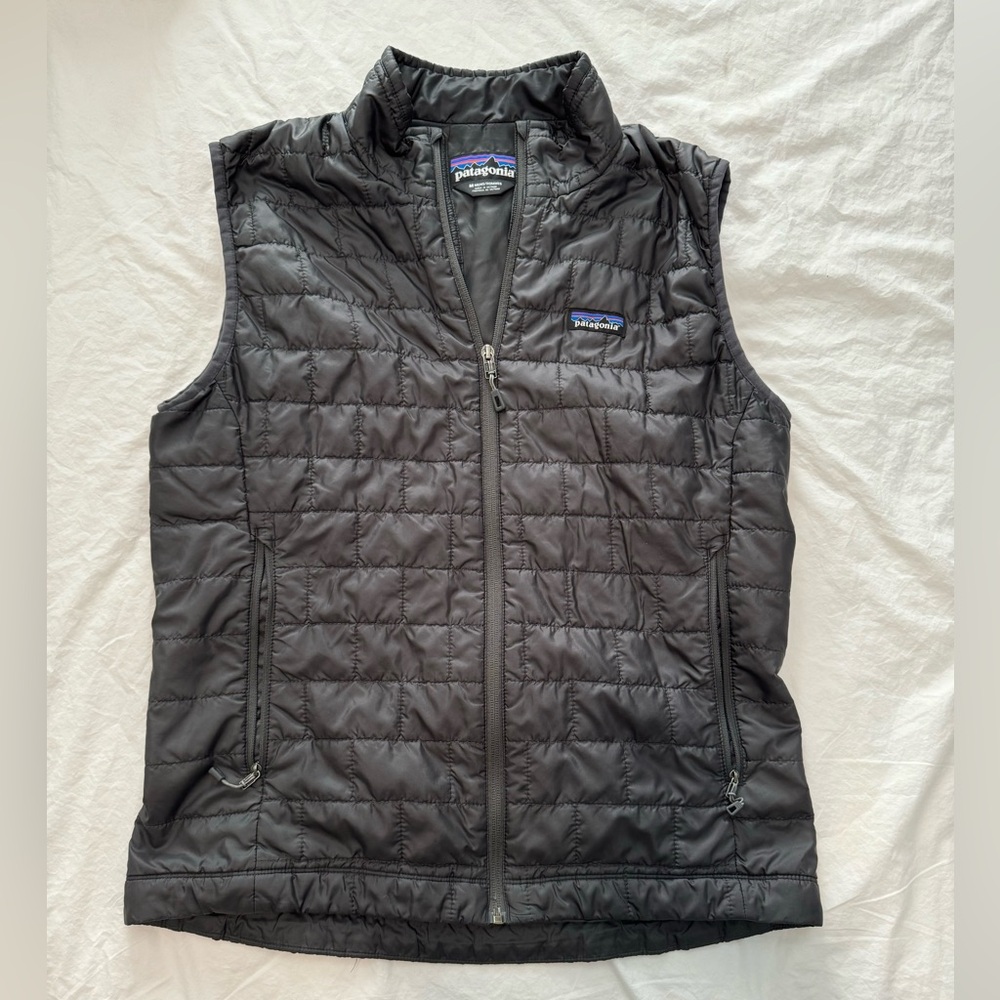 Patagonia Men's Black Quilted Insulated Vest